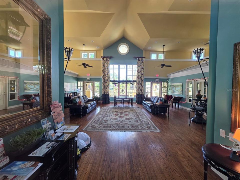 For Rent: $2,250 (3 beds, 2 baths, 1053 Square Feet)