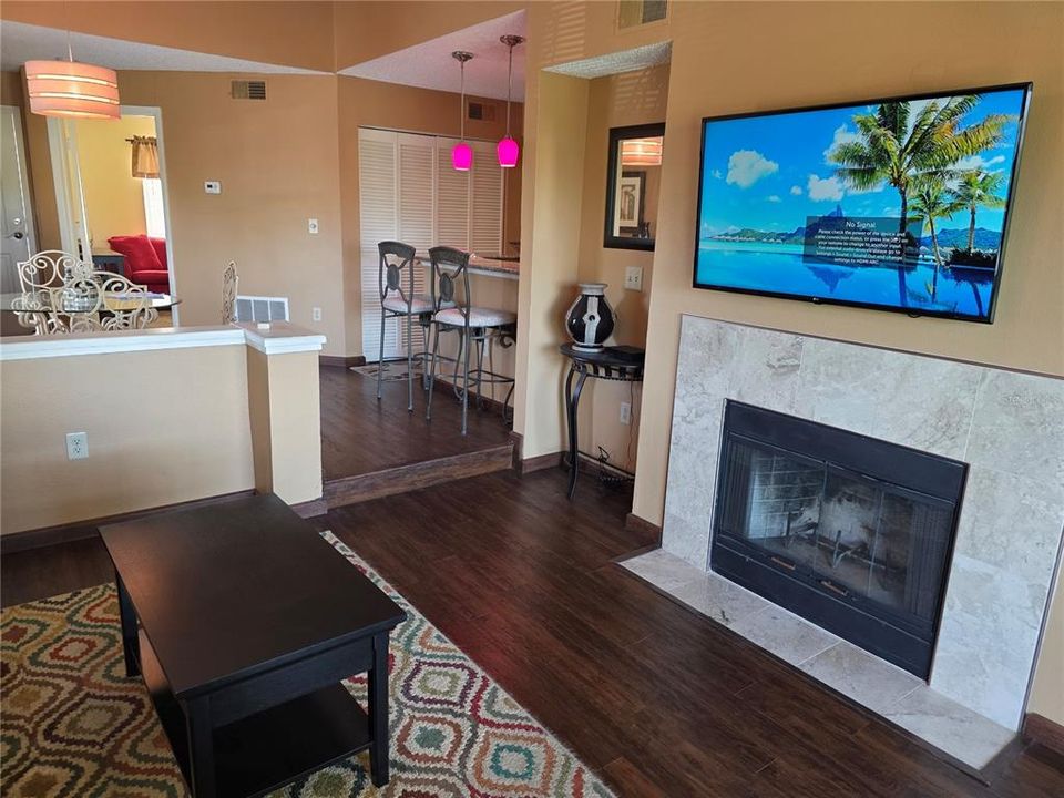 For Rent: $2,250 (3 beds, 2 baths, 1053 Square Feet)