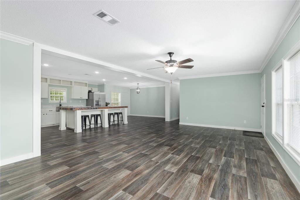 For Sale: $264,900 (3 beds, 2 baths, 1980 Square Feet)