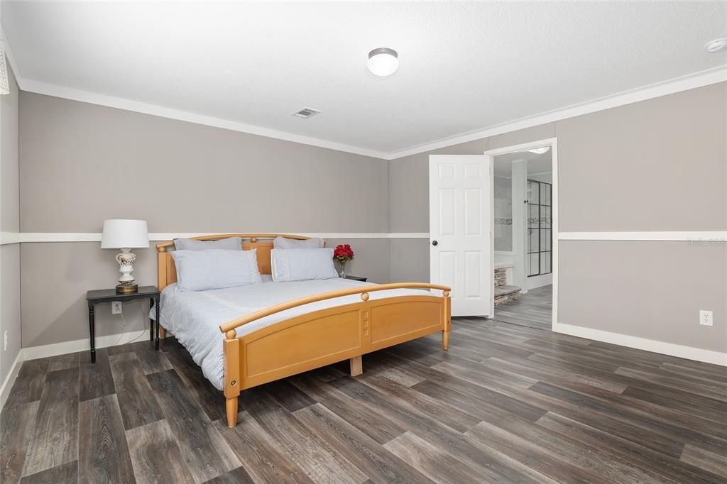 For Sale: $264,900 (3 beds, 2 baths, 1980 Square Feet)