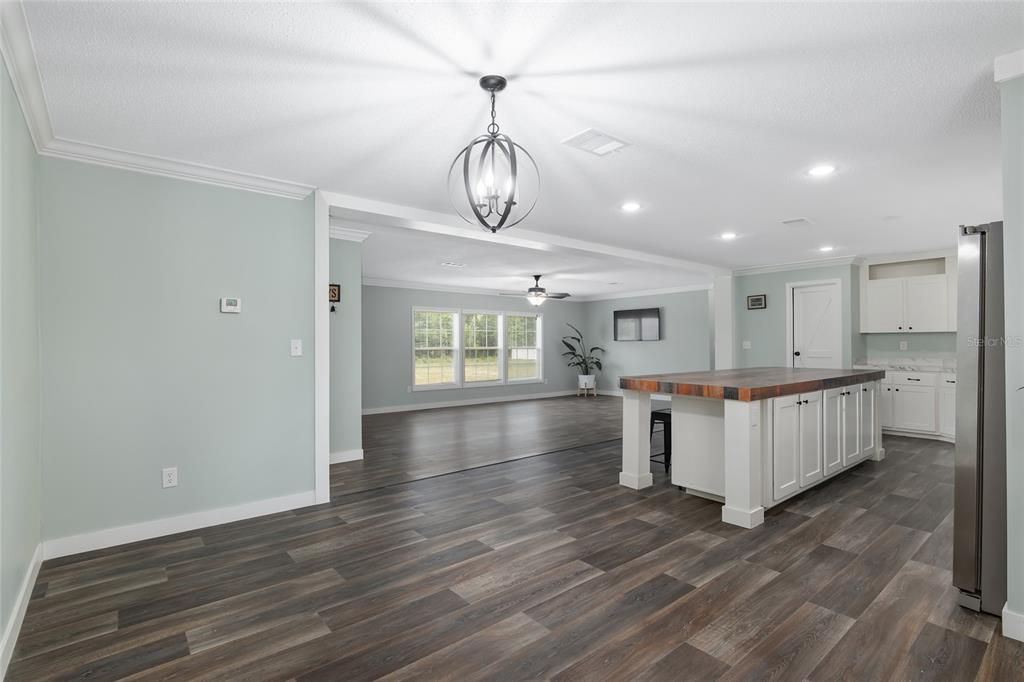 For Sale: $264,900 (3 beds, 2 baths, 1980 Square Feet)