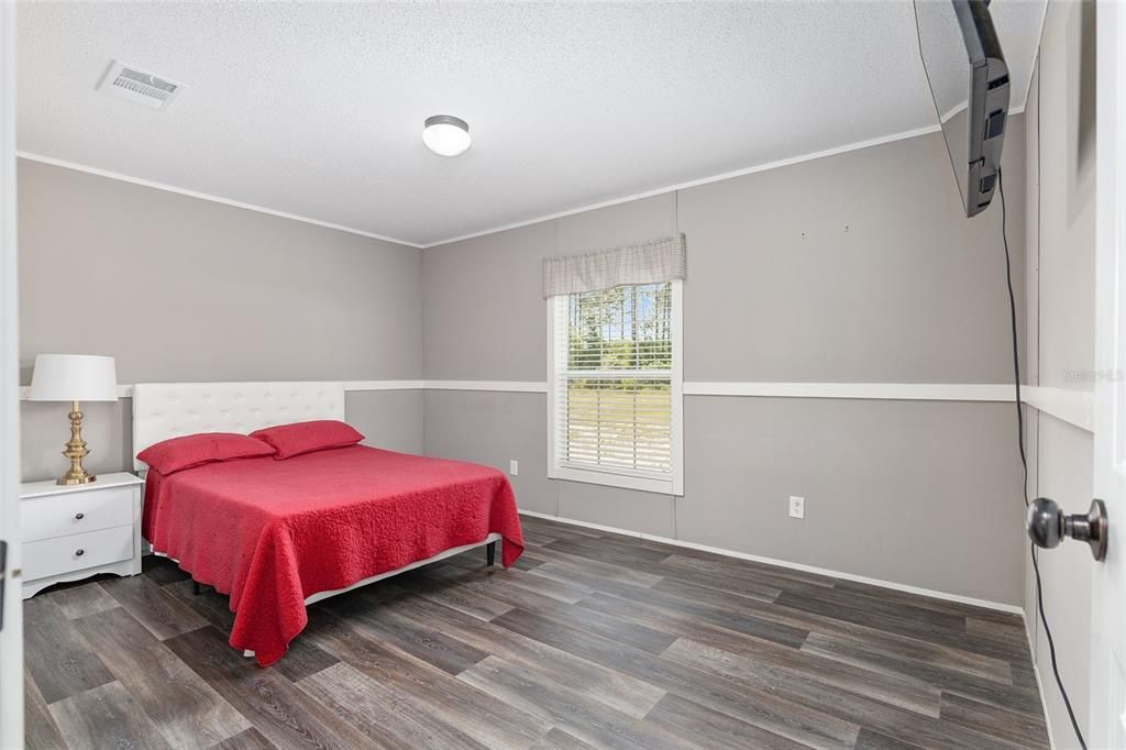 For Sale: $264,900 (3 beds, 2 baths, 1980 Square Feet)