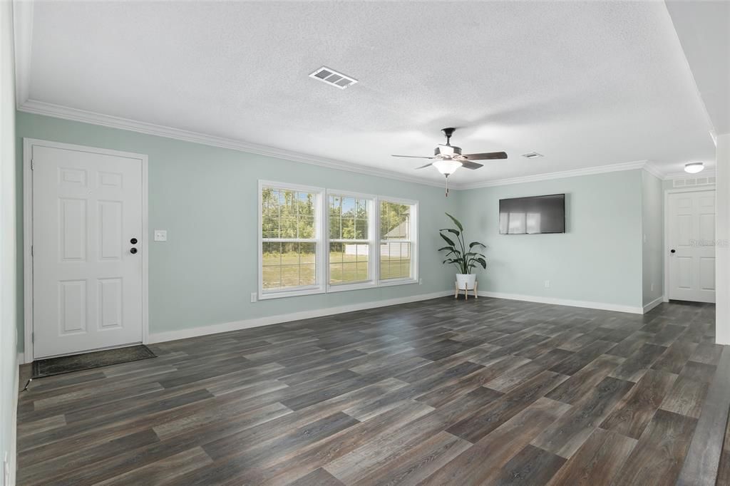 For Sale: $264,900 (3 beds, 2 baths, 1980 Square Feet)