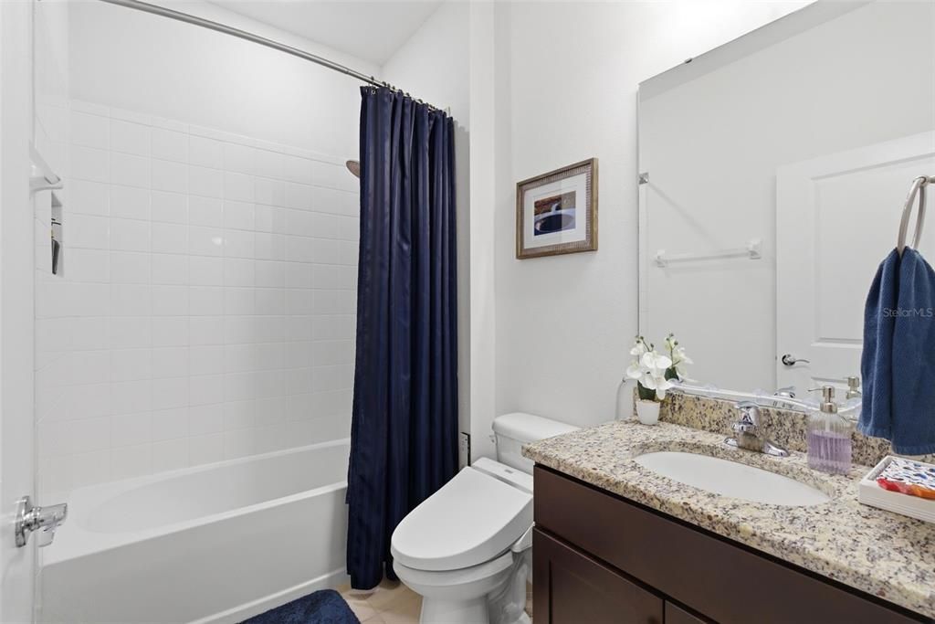 待售: $384,900 (4 贝兹, 2 浴室, 2046 平方英尺)