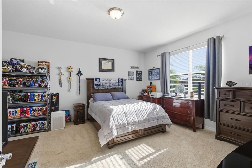 待售: $384,900 (4 贝兹, 2 浴室, 2046 平方英尺)