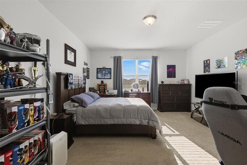 待售: $384,900 (4 贝兹, 2 浴室, 2046 平方英尺)