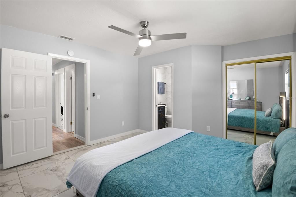 Под контрактом: $464,900 (3 спален, 2 ванн, 1551 Квадратных фут)