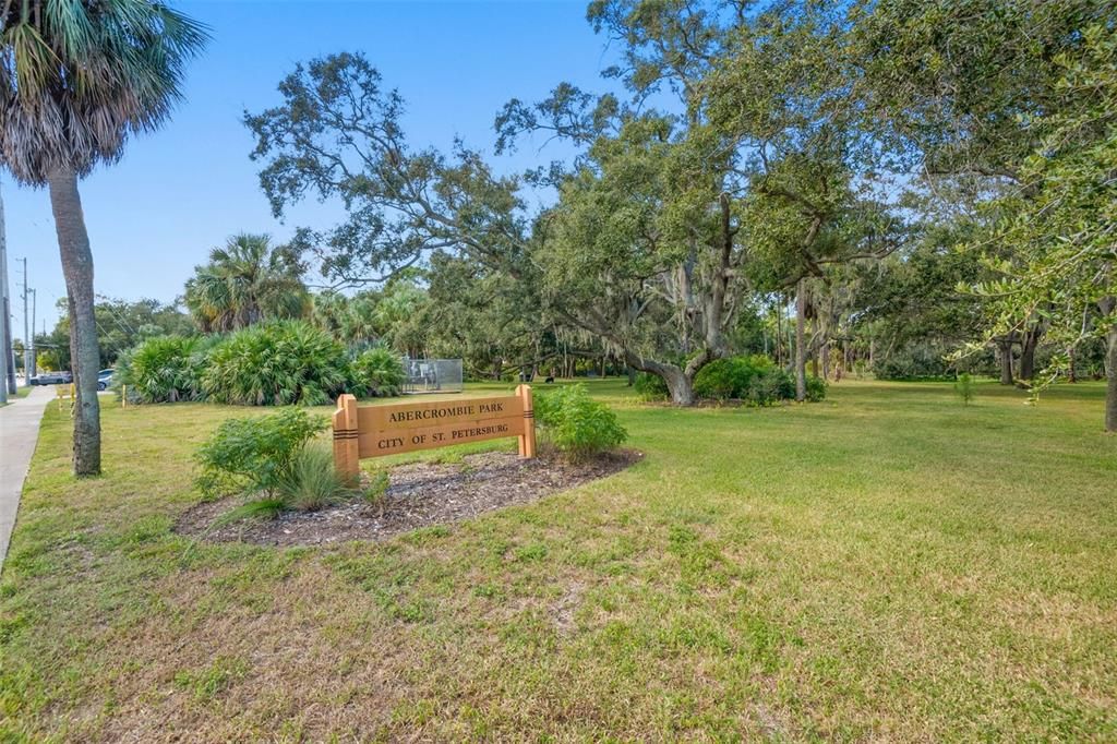 Под контрактом: $464,900 (3 спален, 2 ванн, 1551 Квадратных фут)