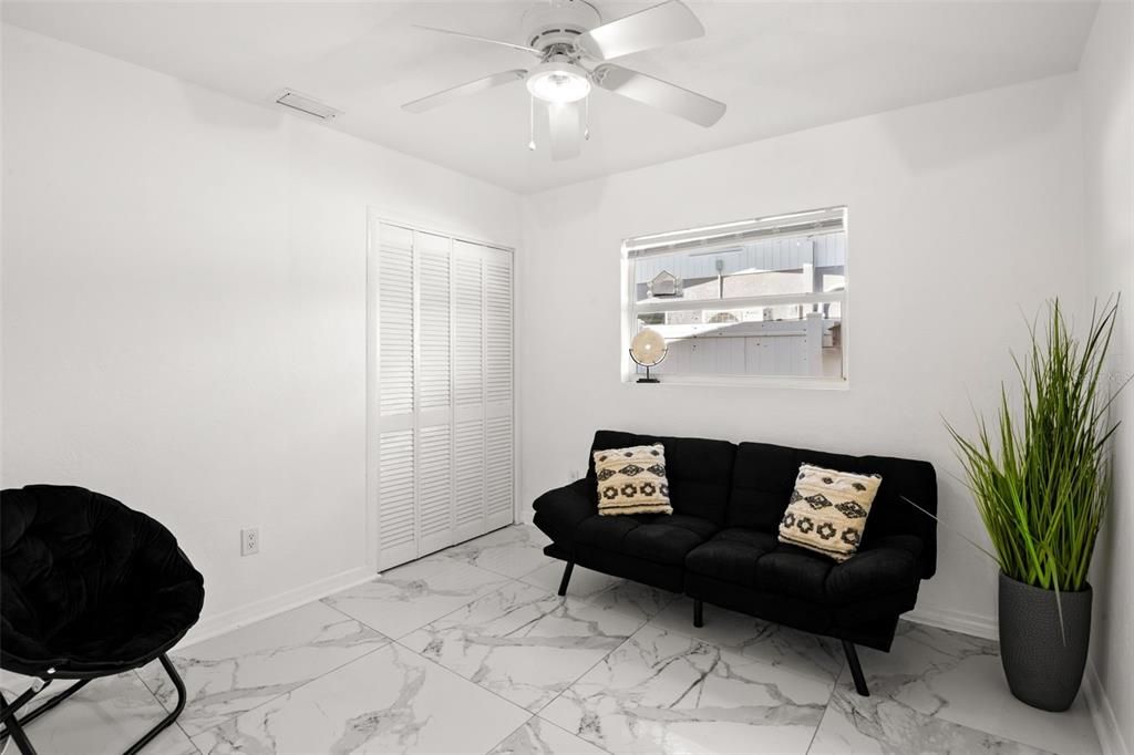 Под контрактом: $464,900 (3 спален, 2 ванн, 1551 Квадратных фут)