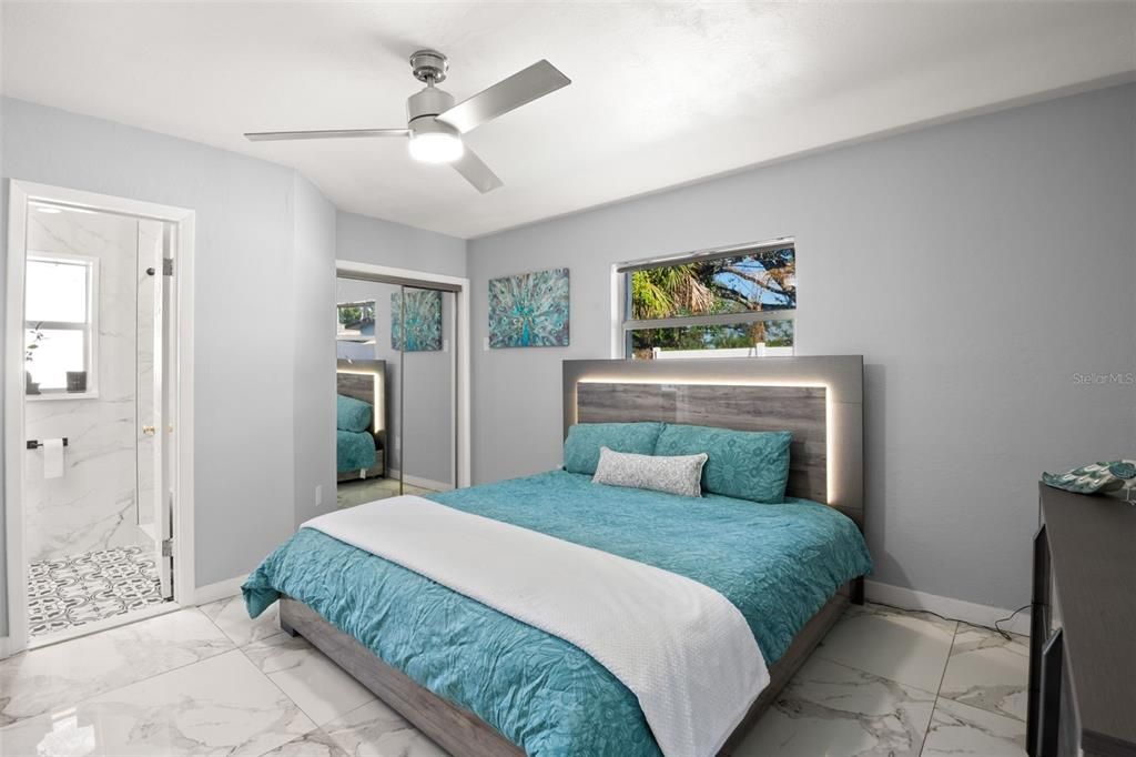 Под контрактом: $464,900 (3 спален, 2 ванн, 1551 Квадратных фут)