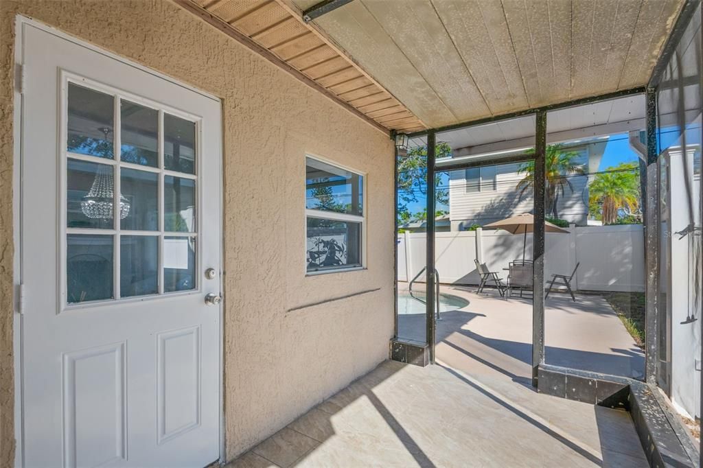 Под контрактом: $464,900 (3 спален, 2 ванн, 1551 Квадратных фут)