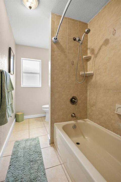 Под контрактом: $464,900 (3 спален, 2 ванн, 1551 Квадратных фут)