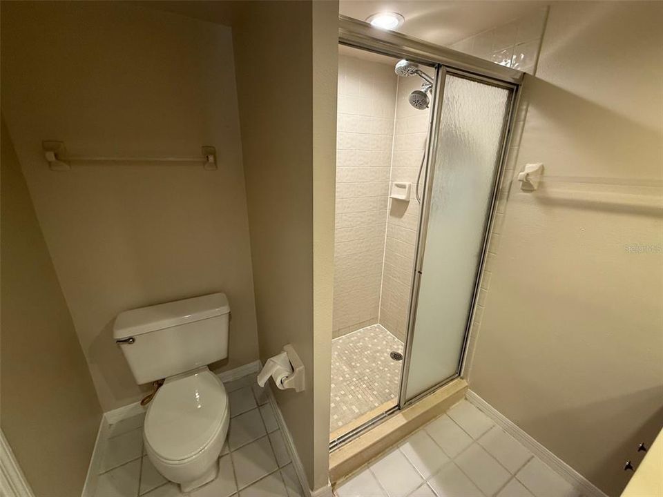 合同活跃: $1,750 (2 贝兹, 2 浴室, 1285 平方英尺)