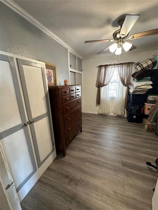 For Sale: $195,000 (3 beds, 2 baths, 1351 Square Feet)