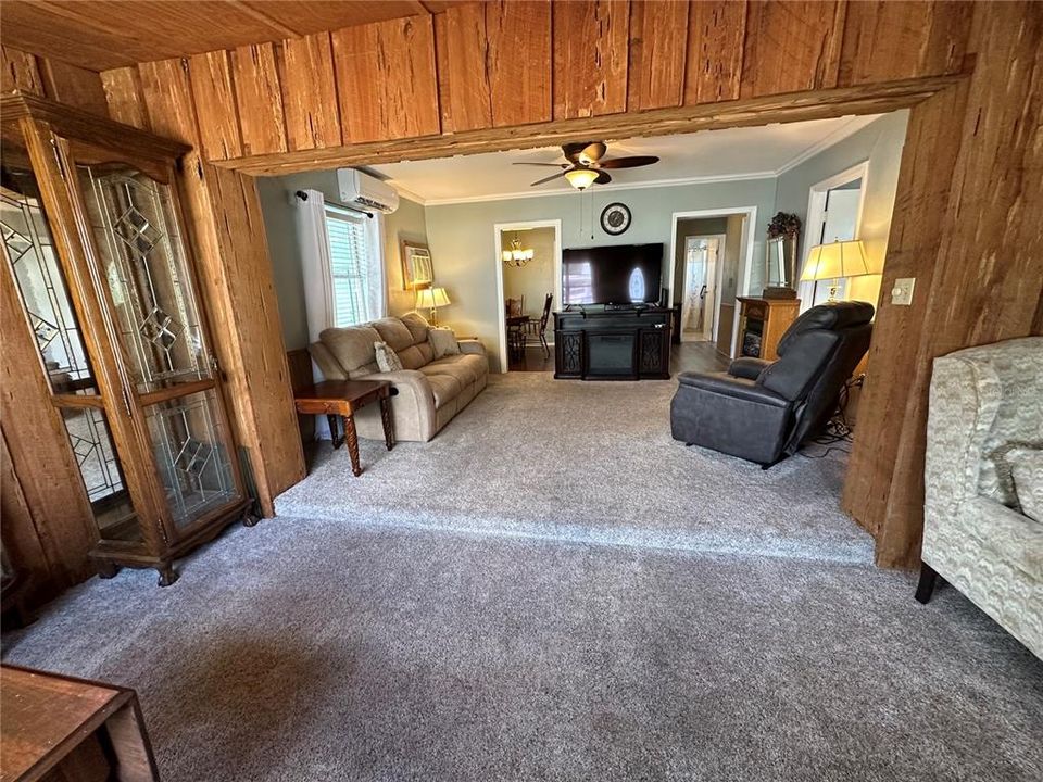 For Sale: $195,000 (3 beds, 2 baths, 1351 Square Feet)