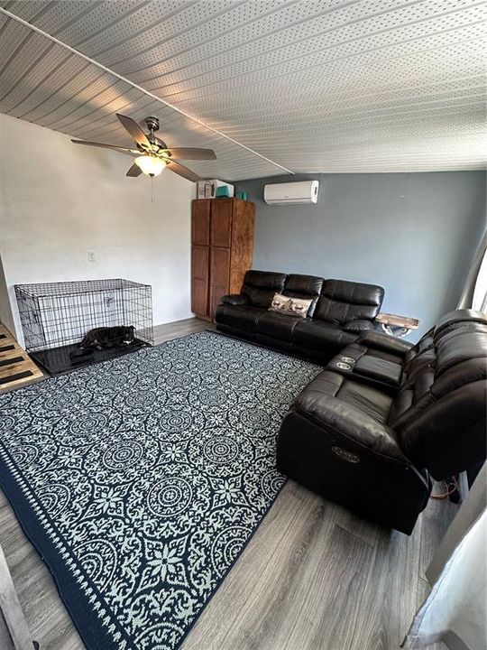 For Sale: $195,000 (3 beds, 2 baths, 1351 Square Feet)