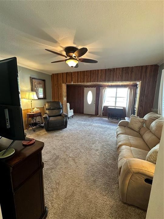 For Sale: $195,000 (3 beds, 2 baths, 1351 Square Feet)