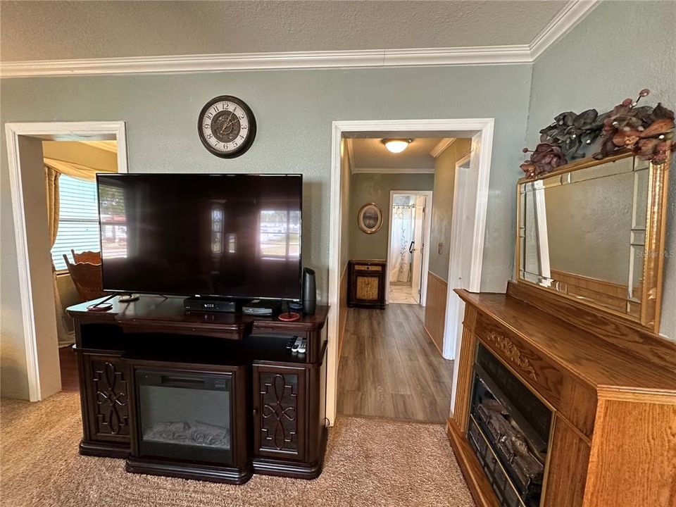 For Sale: $195,000 (3 beds, 2 baths, 1351 Square Feet)