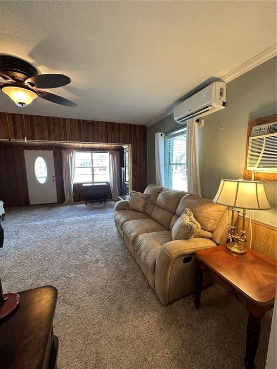 For Sale: $195,000 (3 beds, 2 baths, 1351 Square Feet)