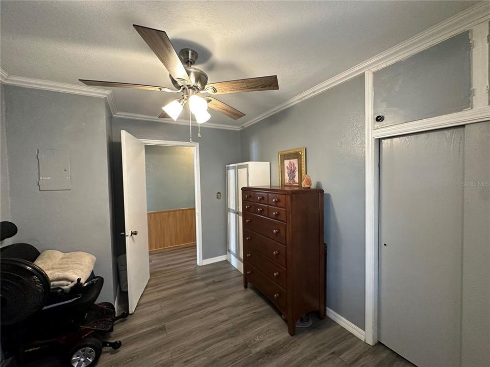 For Sale: $195,000 (3 beds, 2 baths, 1351 Square Feet)