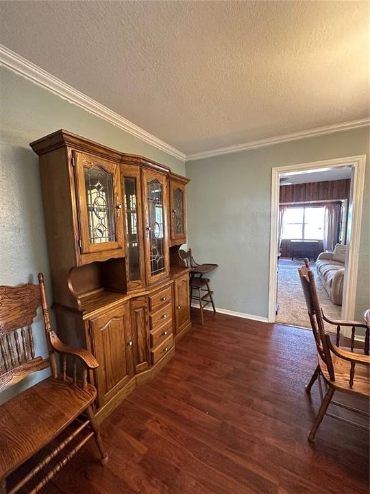 For Sale: $195,000 (3 beds, 2 baths, 1351 Square Feet)