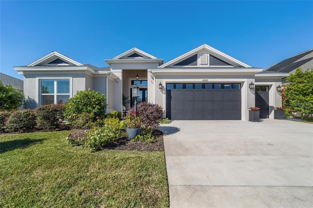 For Sale: $1,175,000 (3 beds, 2 baths, 2016 Square Feet)