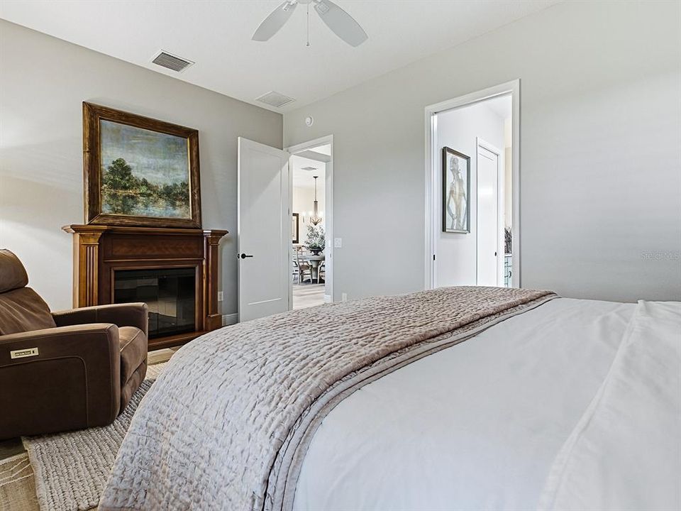 For Sale: $1,175,000 (3 beds, 2 baths, 2016 Square Feet)