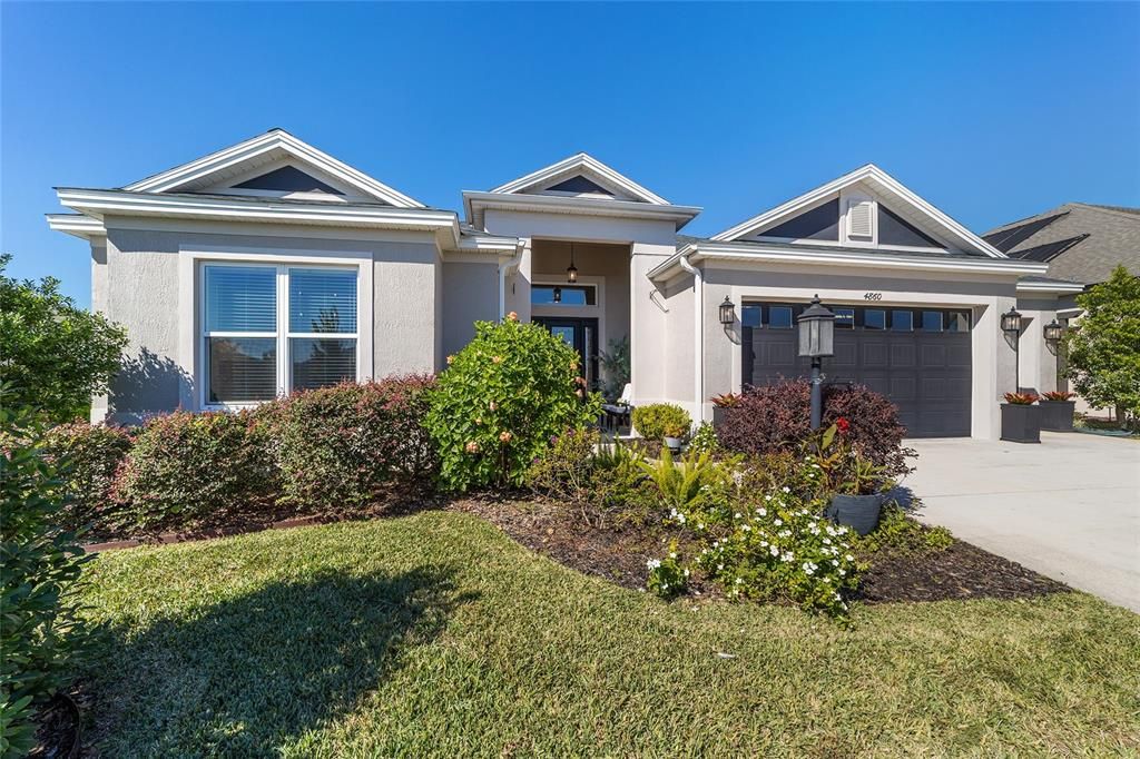 For Sale: $1,175,000 (3 beds, 2 baths, 2016 Square Feet)