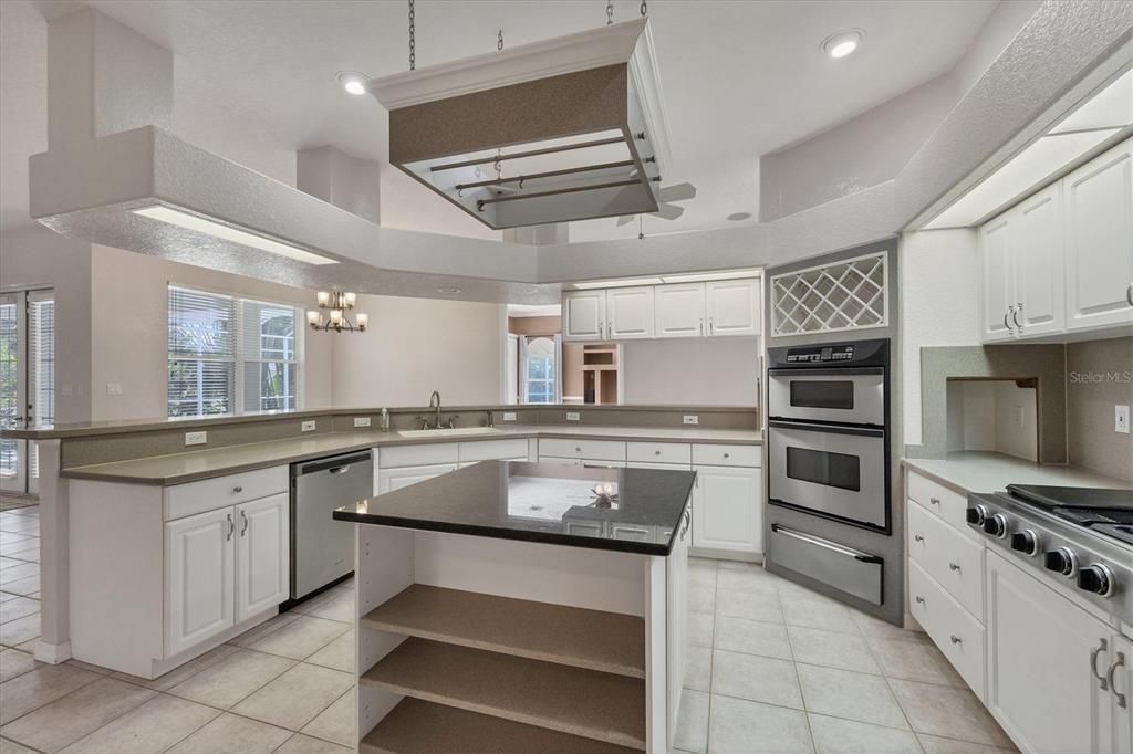 For Sale: $775,000 (3 beds, 2 baths, 2518 Square Feet)