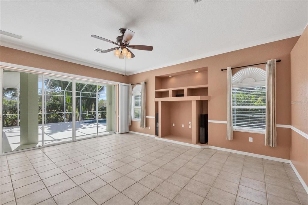 For Sale: $775,000 (3 beds, 2 baths, 2518 Square Feet)