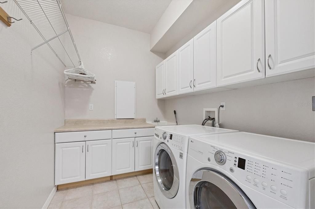 For Sale: $775,000 (3 beds, 2 baths, 2518 Square Feet)