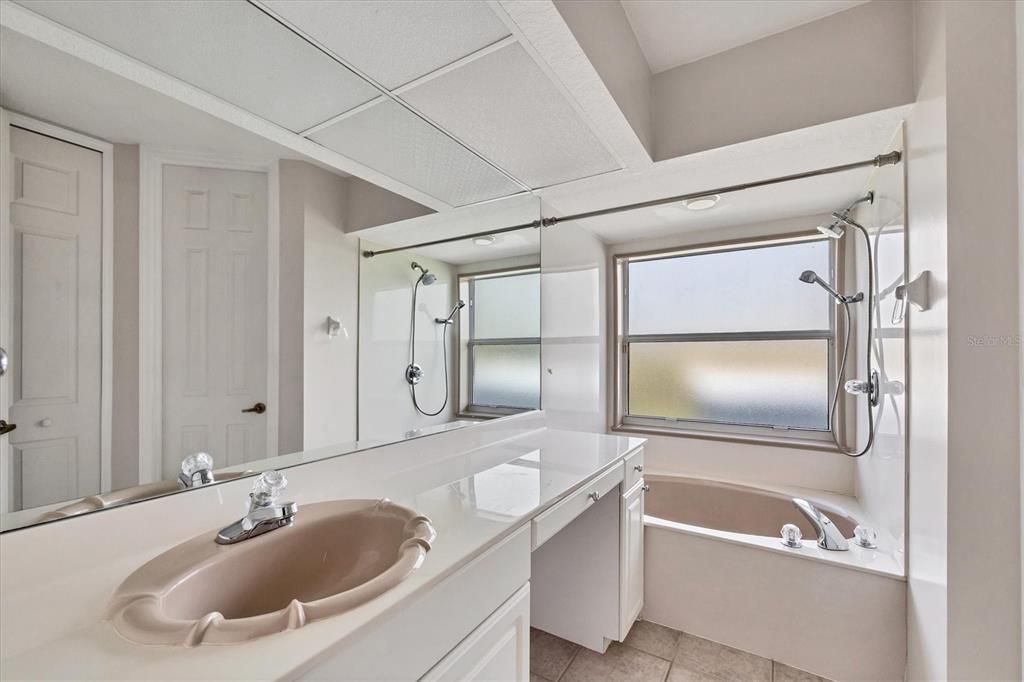 For Sale: $775,000 (3 beds, 2 baths, 2518 Square Feet)