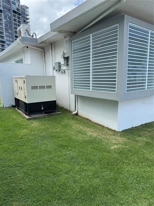 En Venta: $495,000 (5 camas, 2 baños, 1975 Pies cuadrados)