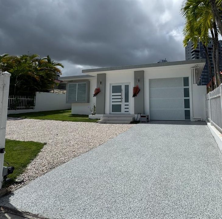 En Venta: $495,000 (5 camas, 2 baños, 1975 Pies cuadrados)