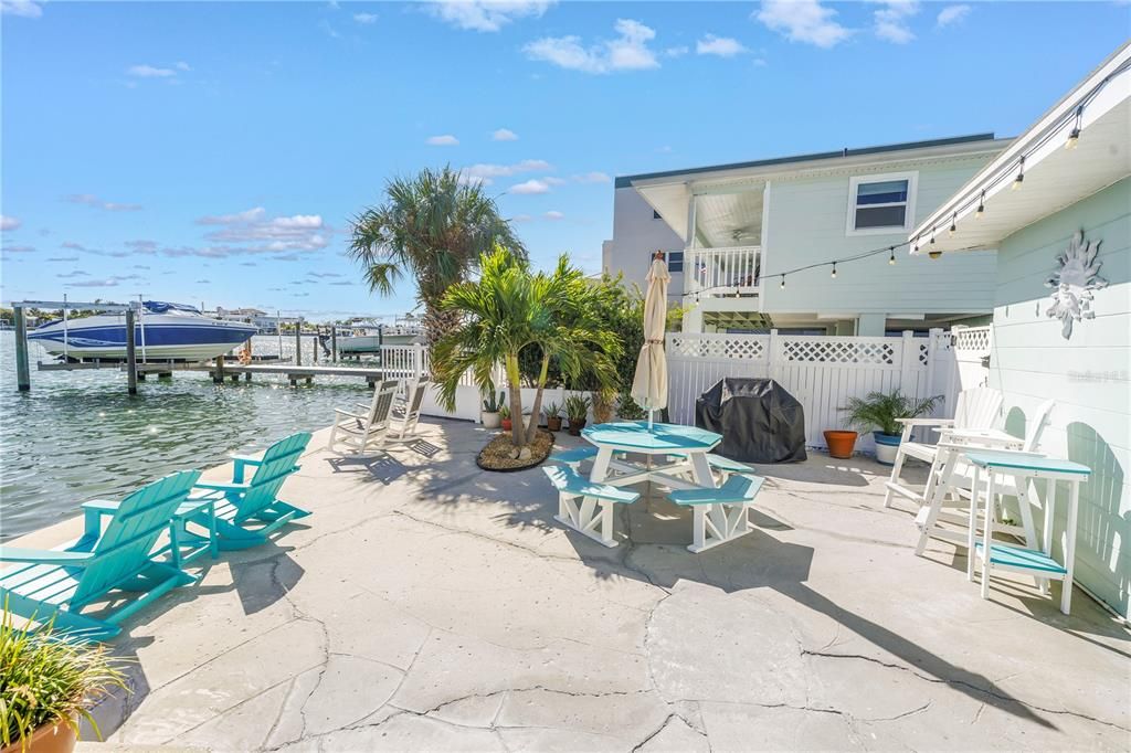 For Sale: $409,000 (1 beds, 1 baths, 570 Square Feet)