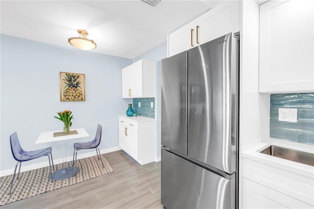 For Sale: $409,000 (1 beds, 1 baths, 570 Square Feet)