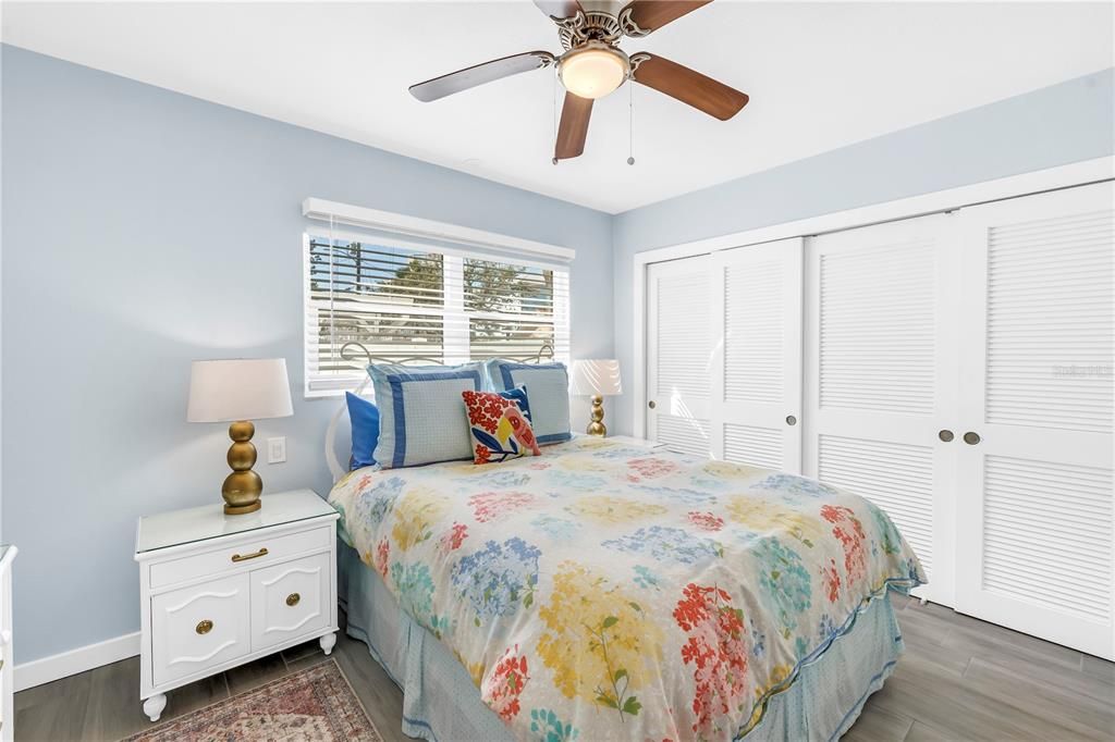 For Sale: $409,000 (1 beds, 1 baths, 570 Square Feet)