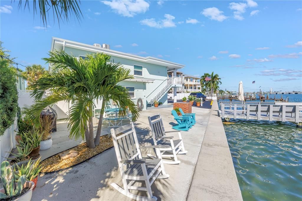 For Sale: $409,000 (1 beds, 1 baths, 570 Square Feet)