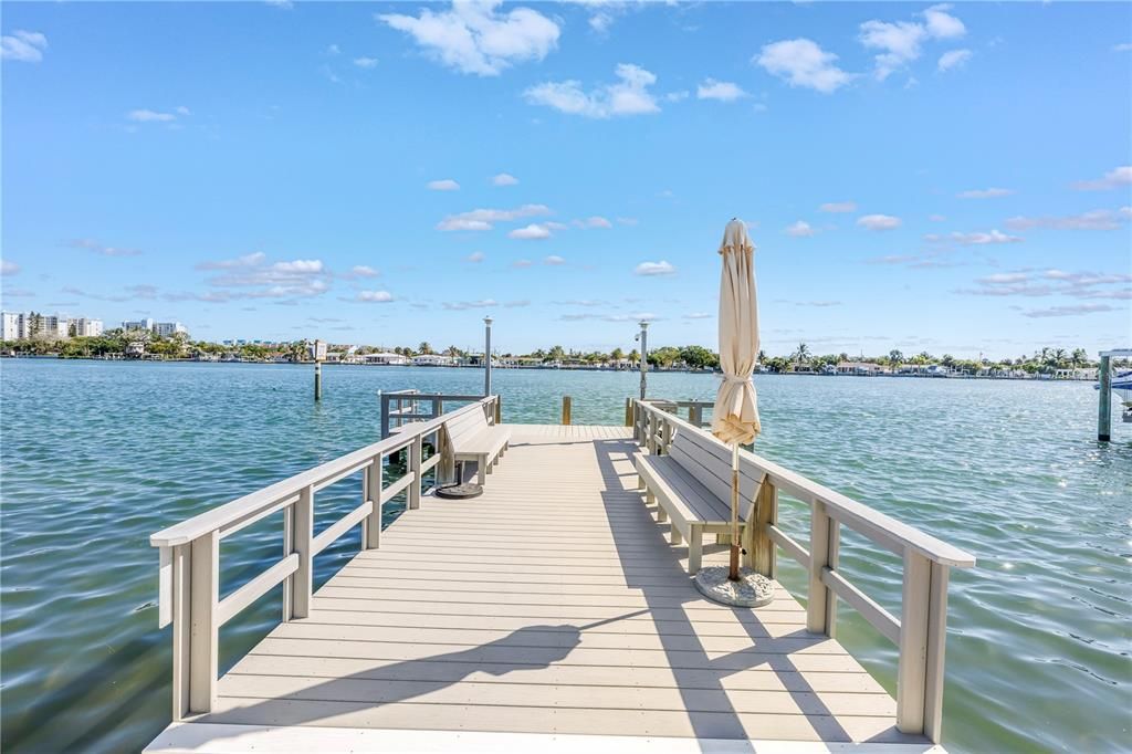 For Sale: $409,000 (1 beds, 1 baths, 570 Square Feet)