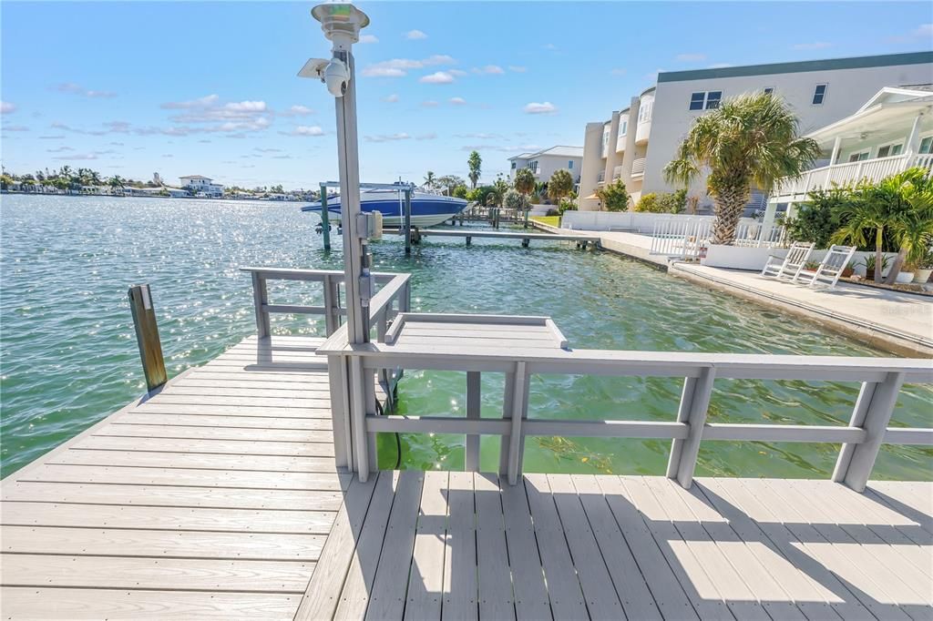 For Sale: $409,000 (1 beds, 1 baths, 570 Square Feet)