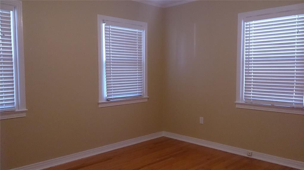 For Rent: $1,850 (2 beds, 2 baths, 912 Square Feet)