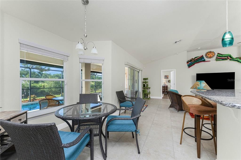 待售: $549,900 (4 贝兹, 2 浴室, 2322 平方英尺)