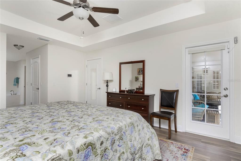 待售: $549,900 (4 贝兹, 2 浴室, 2322 平方英尺)