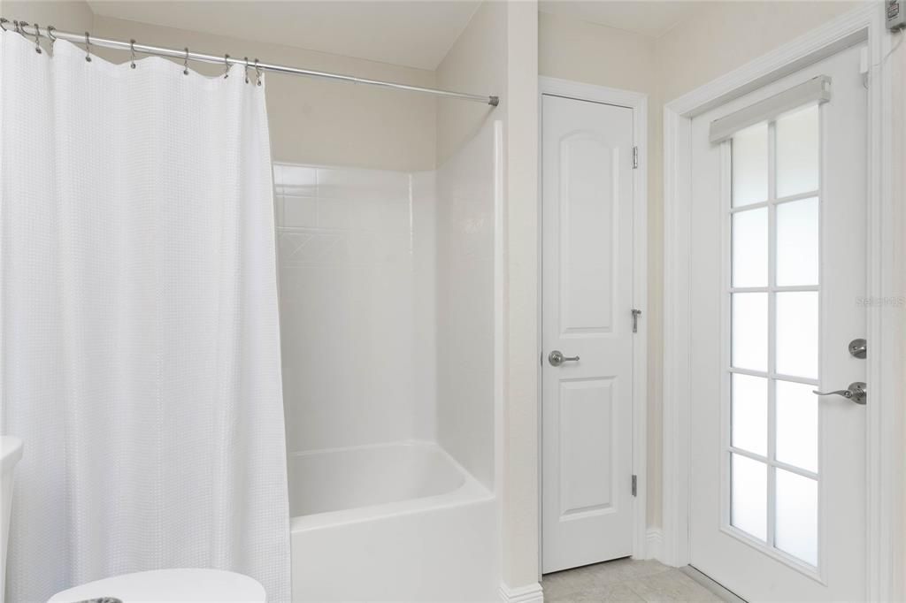 待售: $549,900 (4 贝兹, 2 浴室, 2322 平方英尺)