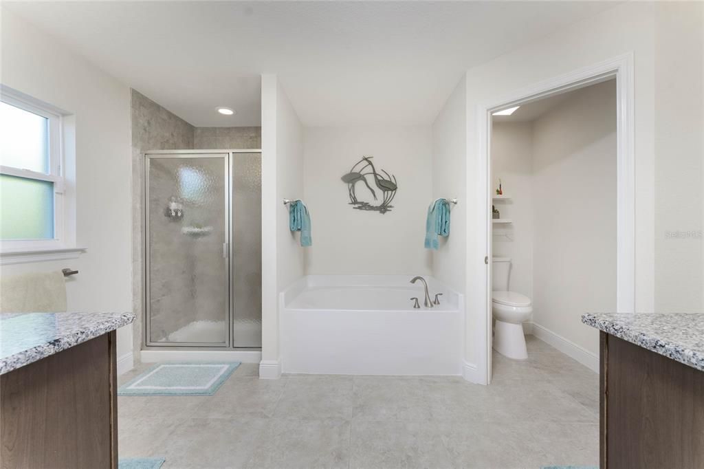 待售: $549,900 (4 贝兹, 2 浴室, 2322 平方英尺)