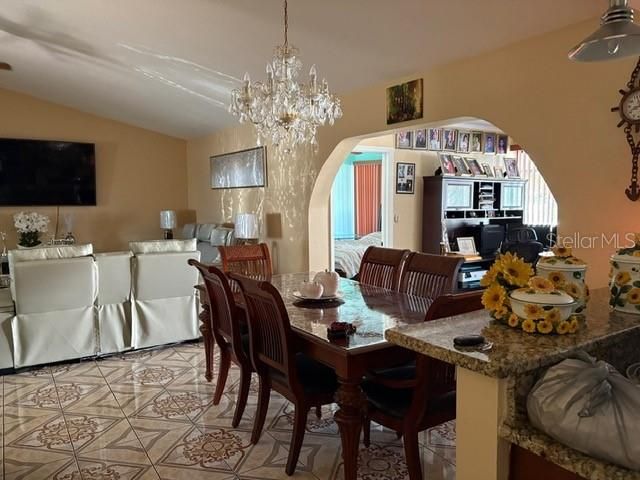 En Venta: $400,000 (3 camas, 2 baños, 1800 Pies cuadrados)