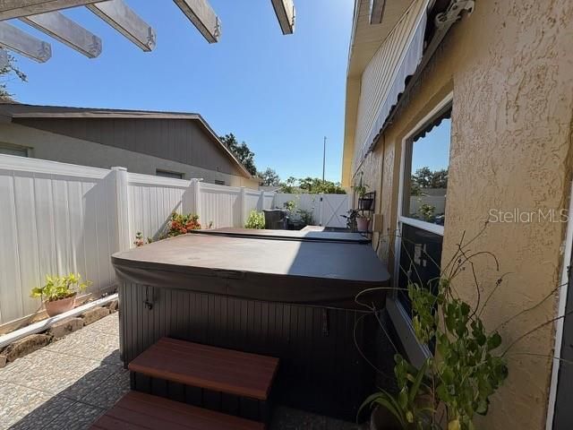 En Venta: $400,000 (3 camas, 2 baños, 1800 Pies cuadrados)