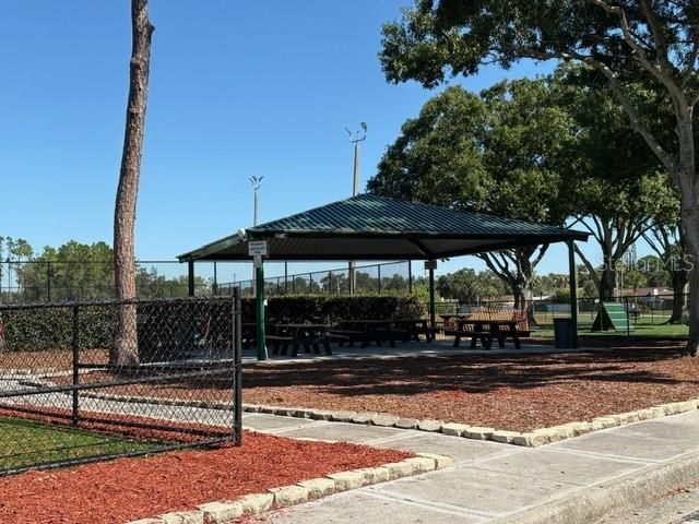 En Venta: $400,000 (3 camas, 2 baños, 1800 Pies cuadrados)