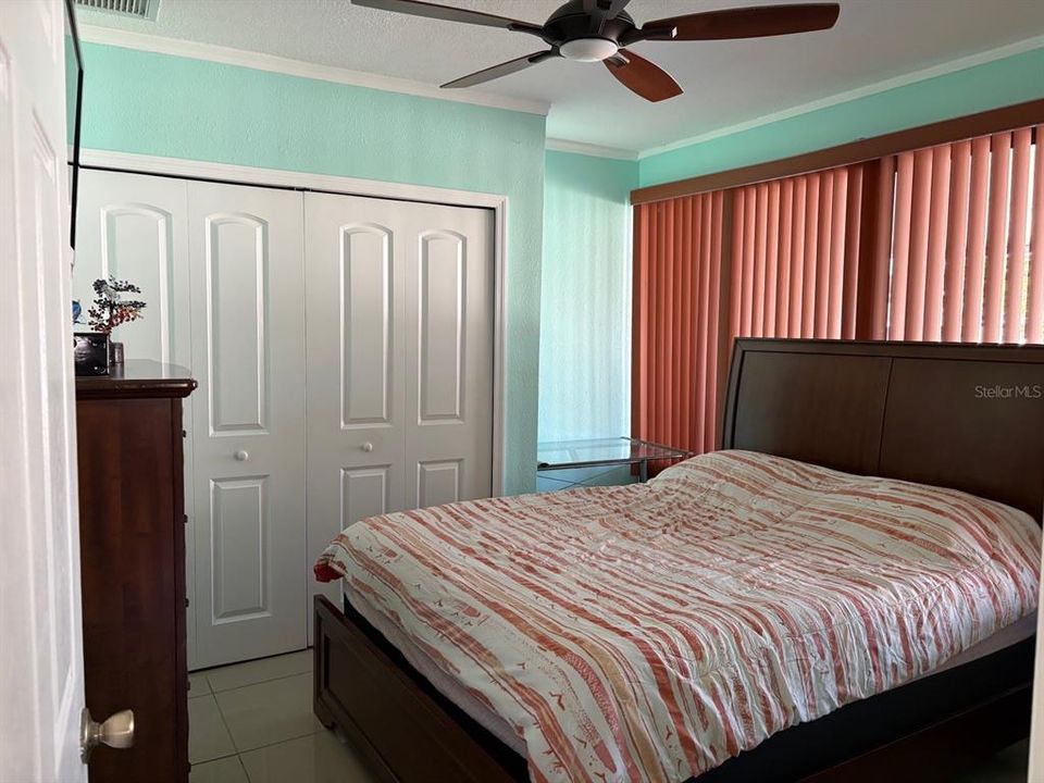 En Venta: $400,000 (3 camas, 2 baños, 1800 Pies cuadrados)