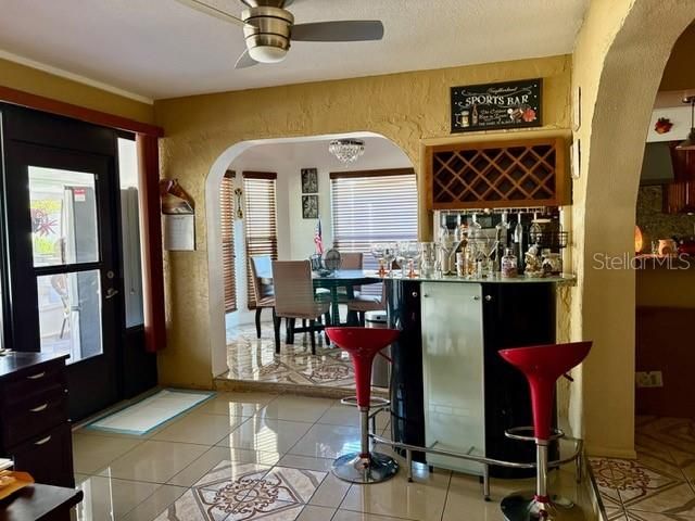 En Venta: $400,000 (3 camas, 2 baños, 1800 Pies cuadrados)